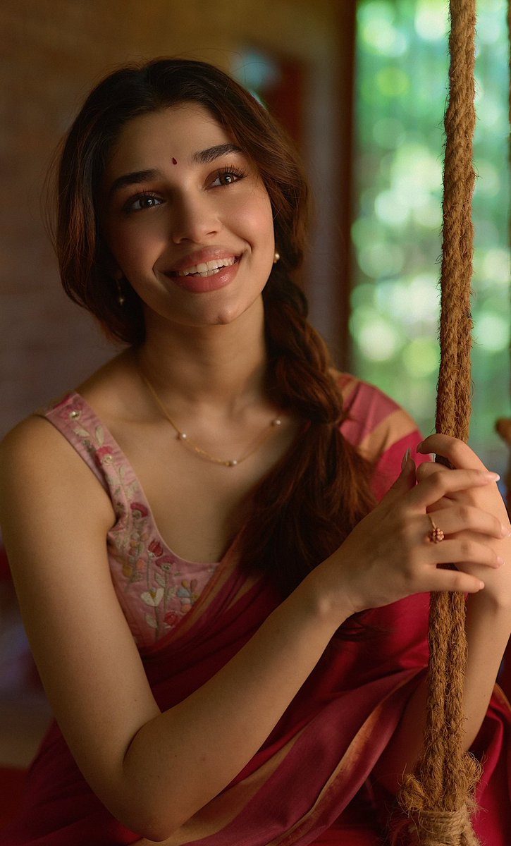 INDACTRESSPIC's tweet image. Pretty Krithi Shetty Face Card 

#KrithiShetty 
#sundayvibes