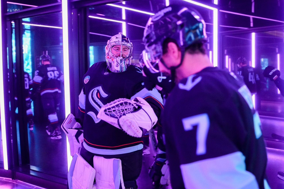 SeattleKraken's tweet photo. everything's coming up lavender for #HockeyFightsCancer 💜 https://t.co/w6Y705WiTt