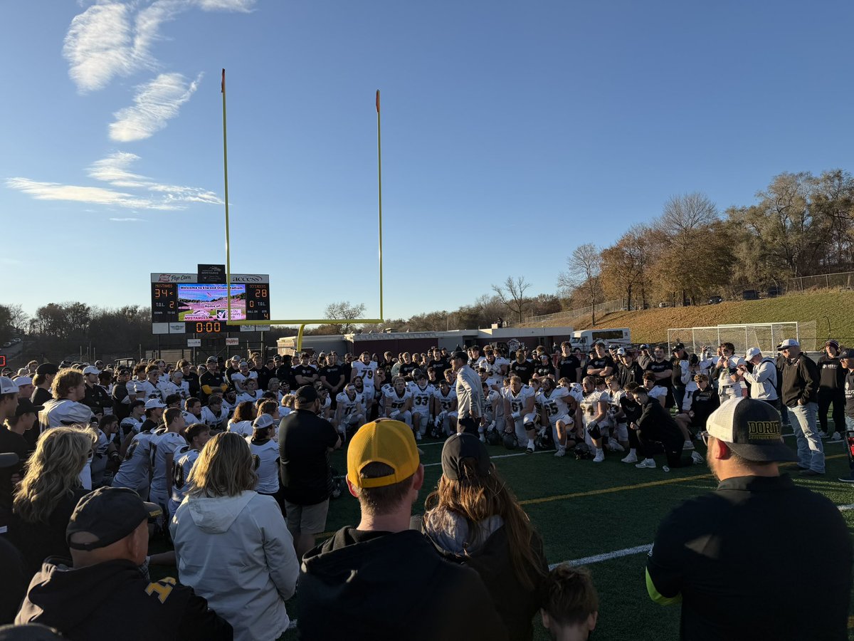 darinkeizer's tweet photo. The game didn’t finish the way we hoped for, but incredibly proud of this team and what they’ve accomplished. GPAC Co-Champs.
More work to do.
Thank you, Defender Nation for always showing up!
#Defendernation #DefenderWay https://t.co/sbc5nHkKst
