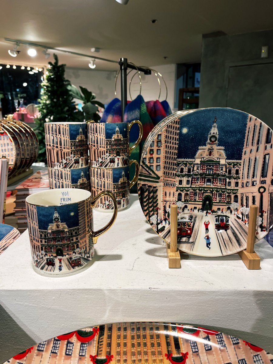 Jimmyking35's tweet photo. Not gonna lie…this set depicting a snowy Philadelphia City Hall from Anthropology is pretty good https://t.co/FMUK0Lmm7I
