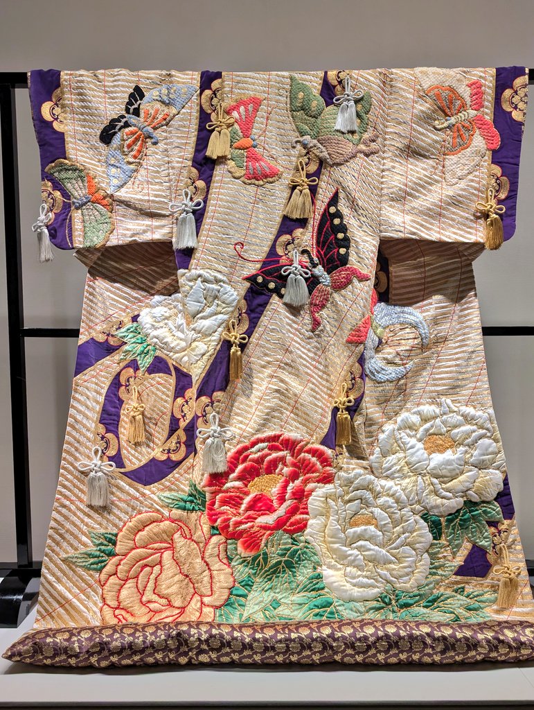 来て！いる！！！ 刺繍絵画の企画展以上に胸焼けしているwwwww でも