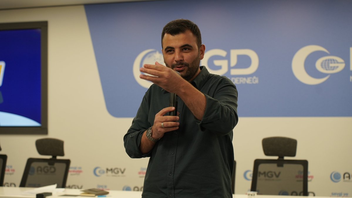 agdliselertr's tweet image. ☪ OKUL BAŞKANLARI EĞİTİM KAMPI | KUDÜS GRUBU

🔻 Eğitim | Lise Çalışmalarımızın Önemi • Liseler Komisyon Başkanı - Nurullah Güngör

#BizSevdalıyız #FetihNesli #YollarSenindir