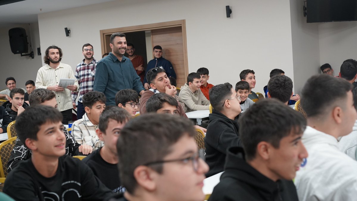 agdliselertr's tweet image. ☪ OKUL BAŞKANLARI EĞİTİM KAMPI | KUDÜS GRUBU

🔻 Eğitim | Lise Çalışmalarımızın Önemi • Liseler Komisyon Başkanı - Nurullah Güngör

#BizSevdalıyız #FetihNesli #YollarSenindir