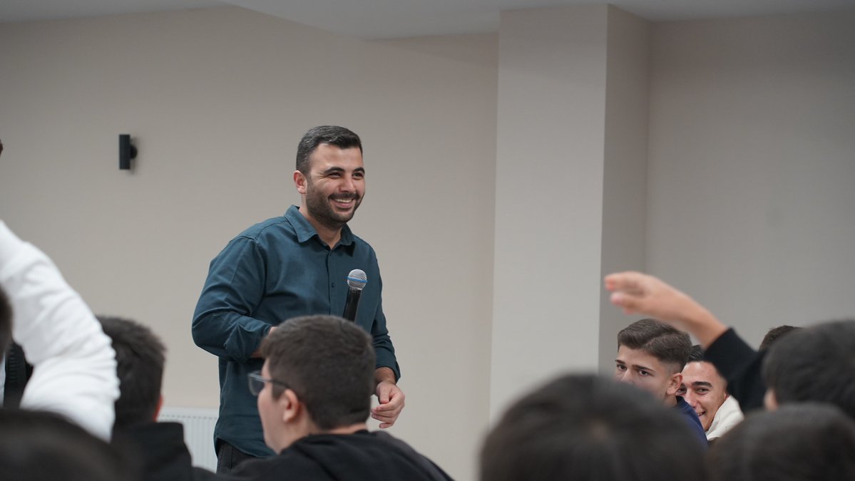 agdliselertr's tweet image. ☪ OKUL BAŞKANLARI EĞİTİM KAMPI | KUDÜS GRUBU

🔻 Eğitim | Lise Çalışmalarımızın Önemi • Liseler Komisyon Başkanı - Nurullah Güngör

#BizSevdalıyız #FetihNesli #YollarSenindir