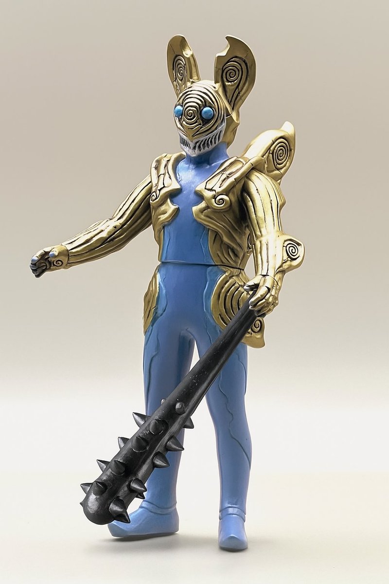 ウルトラ怪獣シリーズ
バロッサ星人
リペイントしました🖌️

「バロッサの家」こんな感じの椅子でした
武器はオニオンの棍棒だったり、小さいゲードスを飼ってたり小ネタ満載でしたね😊
#ウルトラマンオメガ