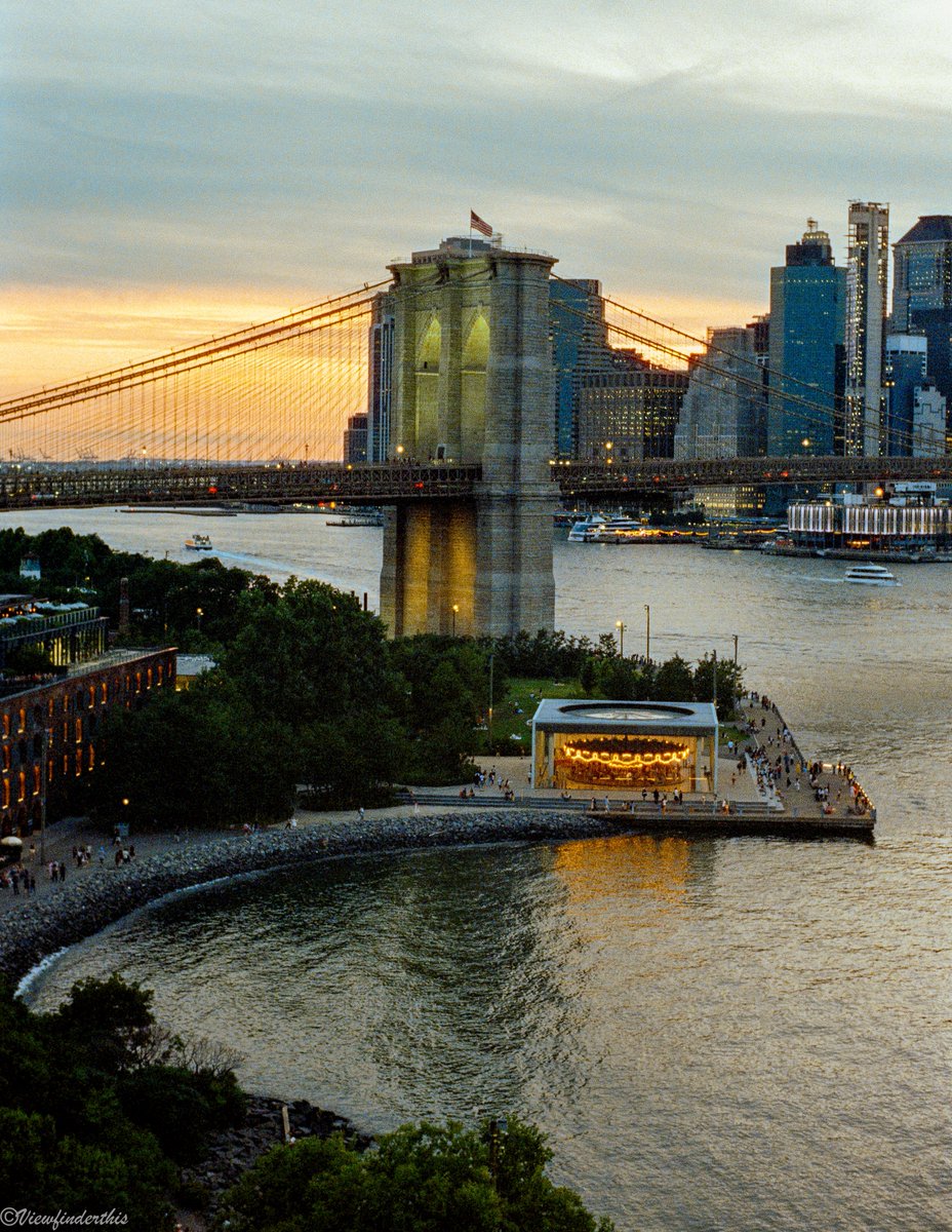 viewfinderthis's tweet image. NYC on 35mm Film