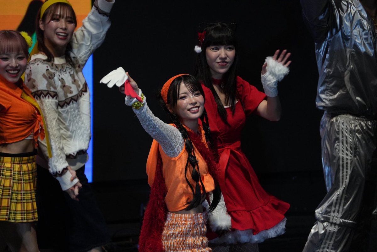 shiezoooo's tweet photo. #youlike1115
#MIMOZAP
久々MIMOZAP！アコチ可愛い！MIMOZAPみんな可愛い！アコちゃんの、前髪ぱっつんストレートもカッコ良いけど、夜回のふわふわも素敵 https://t.co/GFYfTUfSot