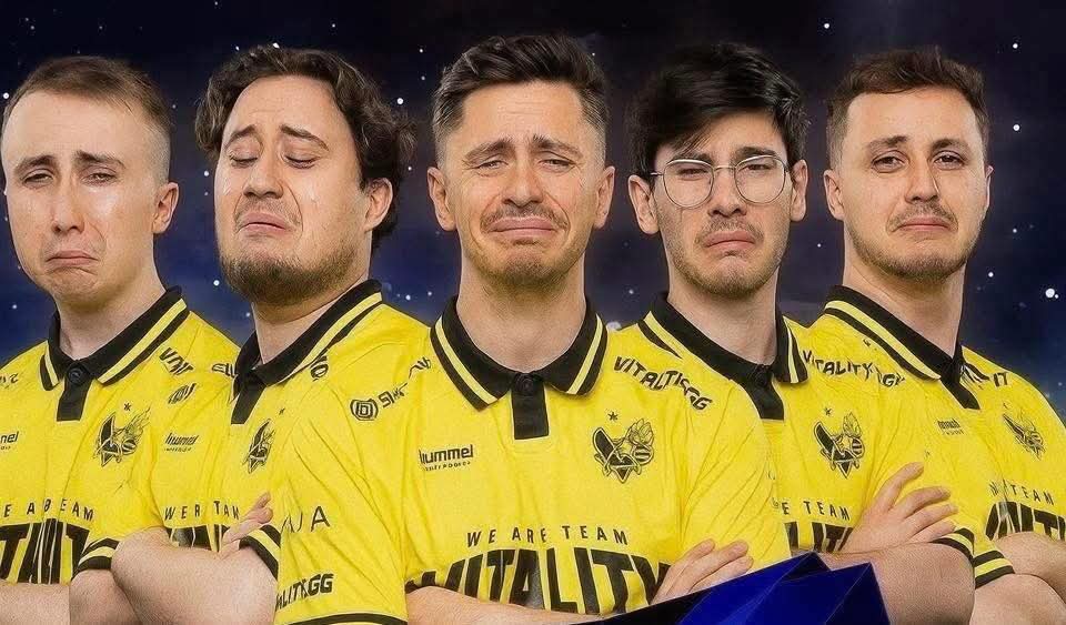 switch(true) tweet media