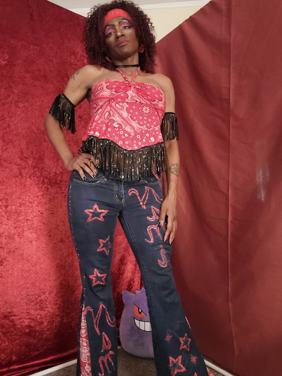 _Nami__Nami__'s tweet photo. This was the first #drag outfit I made and did my first performance in 🥰
#dragqueens #dragqueen #dragphotoshoot https://t.co/vK9MPA8MLx
