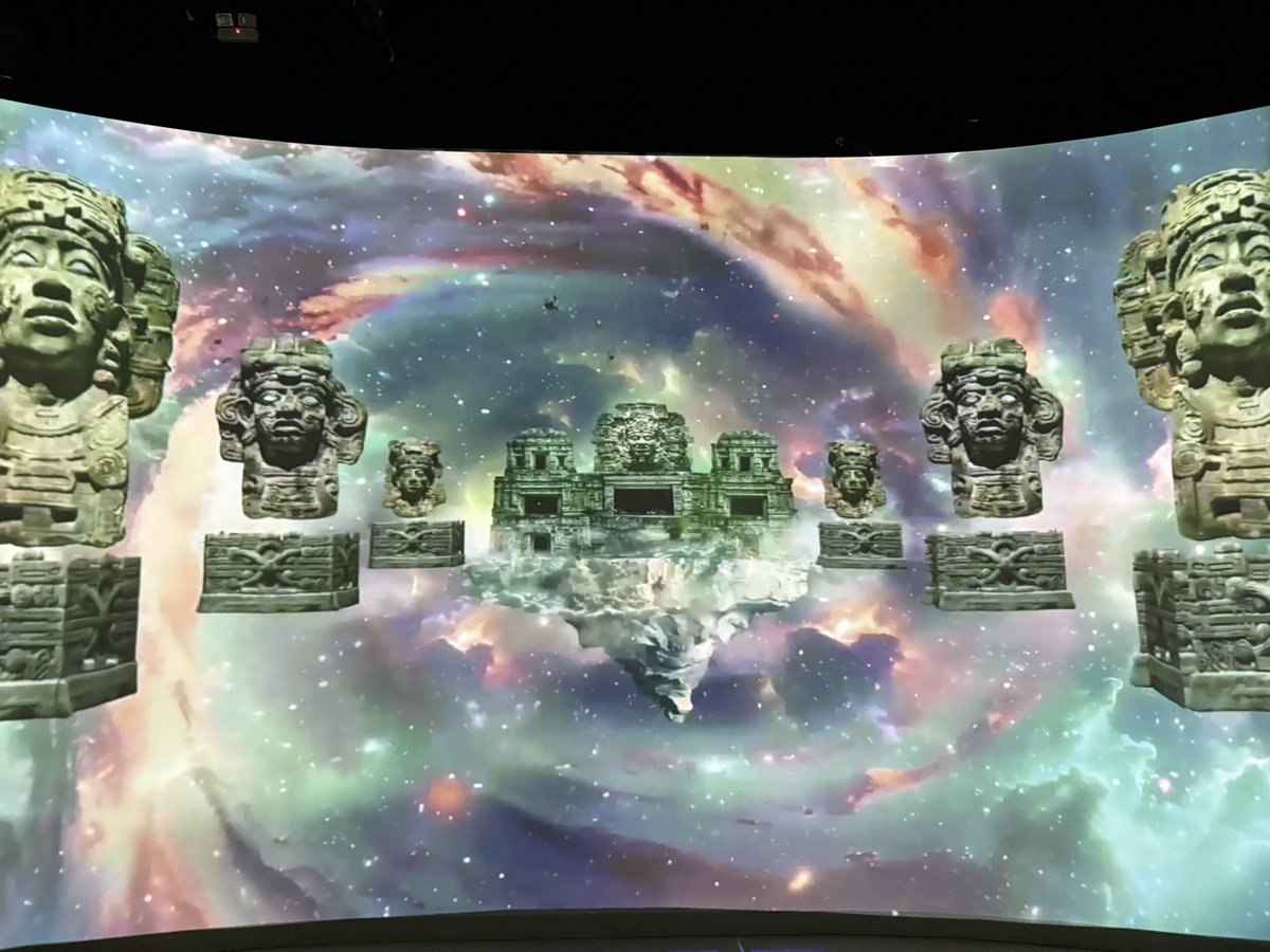 begin3d's tweet image. メキシコ、メリダの鉄道博物館で360度映像見せたると言われて行ってみたら思ったより360度で良かったです。