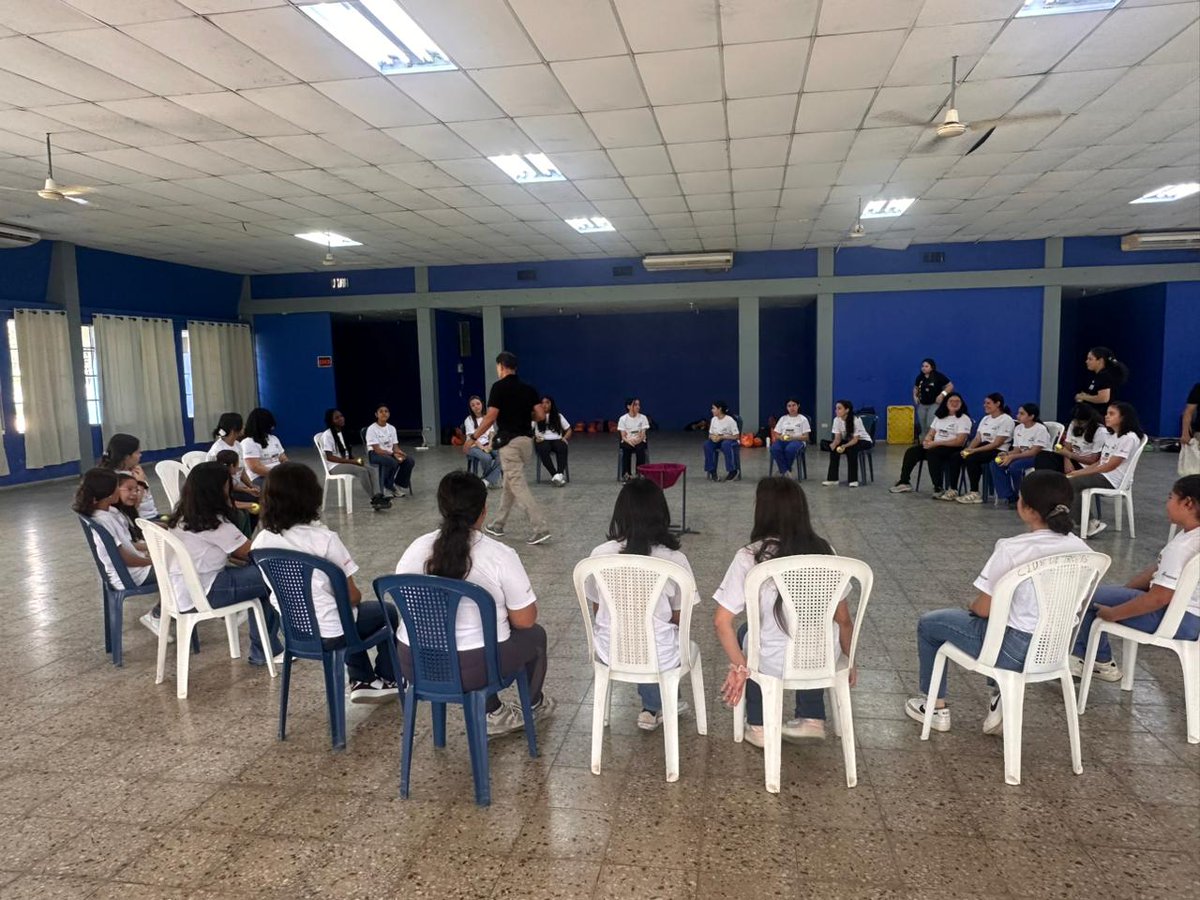 #NoticiasFAH || La Base Aérea Coronel Armando Escalón Espinal, como parte del compromiso en apoyo al pueblo hondureño,  abre sus puertas a la Cooperativa "COACEHL", para llevar a cabo una capacitación motivaciónal a todo su personal de dicha cooperativa.

#AEE 
#FAHcontigo  “Las