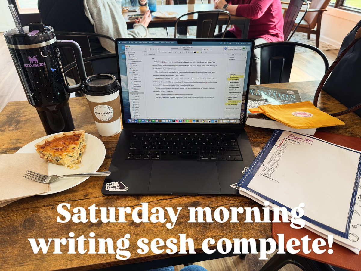 Carly has ✨A BOOK DEAL ✨ tweet media