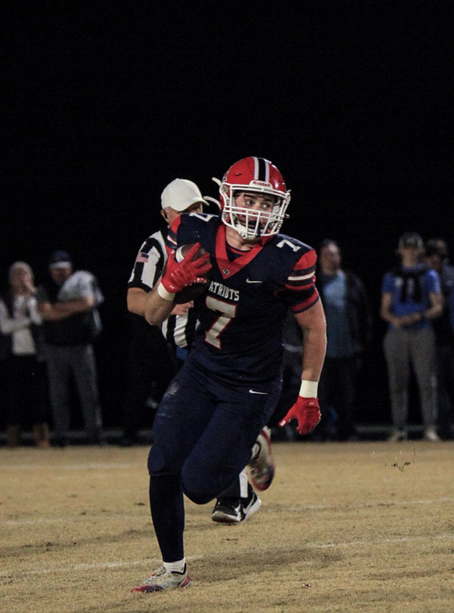 Rockport254's tweet photo. Doesn’t matter if it’s the diamond, gridiron, hardwood, or whatever else. Rockport boys WIN. Congrats to @micahdtoler, @tyce_winchell, @realpeytongray, and the rest of the Heritage Hills football team on a regional championship. Jobs not done!

#Post254 https://t.co/9w4kq1q6Ms