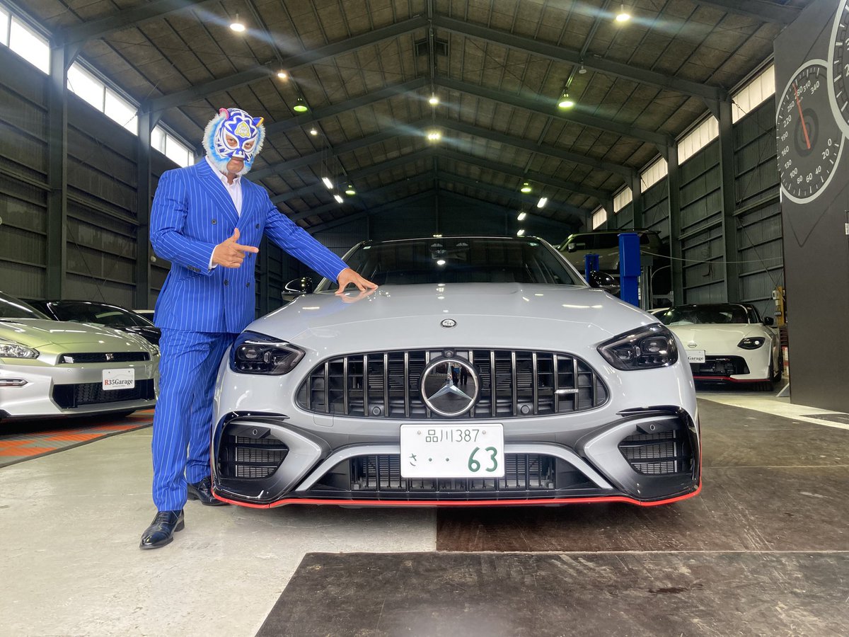 lecturemore's tweet image. ブルーラウンジの皆様、おはようございます。現在、ブラックフライデー期間中の（株）カーベルのCMが、ファミリーマート店内で流れていますので、ぜひご覧いただければ幸いです。

そして、弟の（株）カーベル代表取締役社長兼、全日本プロレスラー、カーベル伊藤のベンツを売却いたします。

🙋‍♀️AMG…