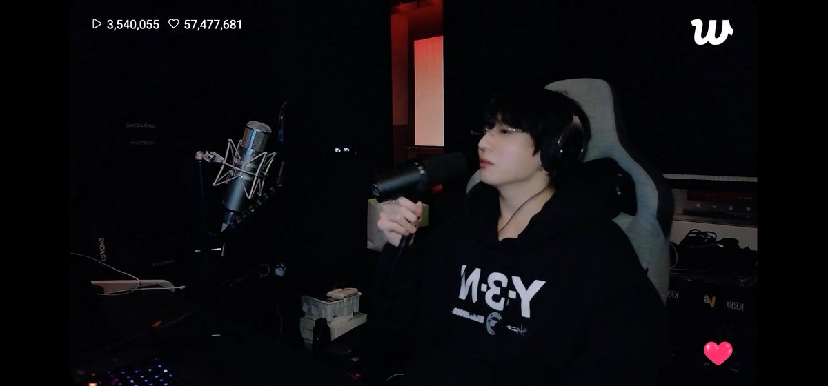 manengnengg's tweet image. Good morning hhee