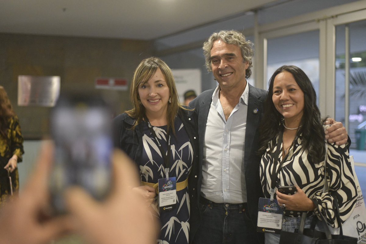 HectorYairR0790's tweet image. Siempre vamos a ver al profe @sergio_fajardo, rodeado de las personas adecuadas para transformar el territorio en aspectos positivos. En 2026 se acaba la improvisación y llega un profesional a dirigir al Estado.
Nunca más los extremos nefastos.
Vamos Fajardo 💪
Es en 2026-2030