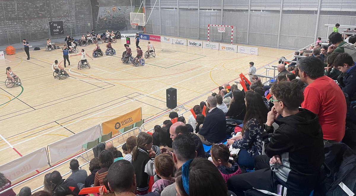metxebarria_vg's tweet image. 🏀La temporada empieza fuerte para @zuzenakclub y estar en su primer partido en casa permite recordar todo lo que representan: superación, juego en equipo y un compromiso enorme con el deporte inclusivo.
Un placer acompañarles y compartir la ilusión con la que afrontan cada…