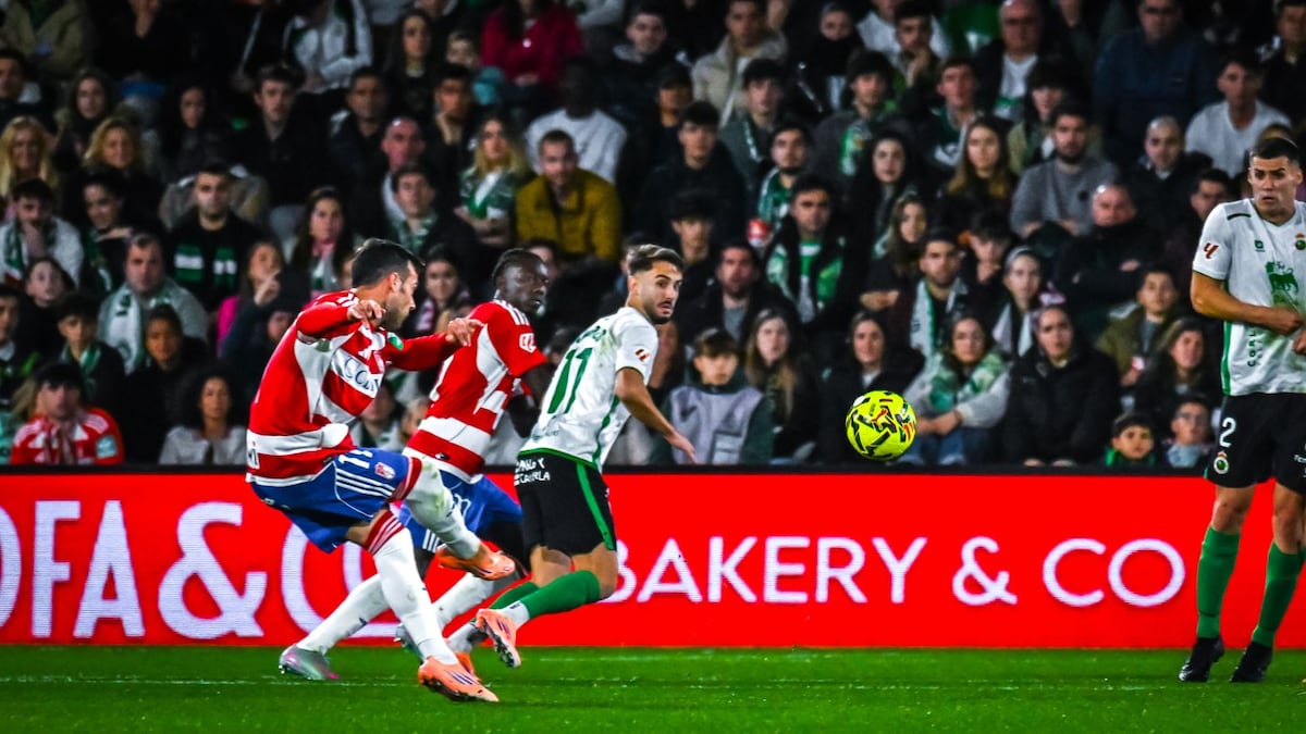 José Arnaiz ha marcado de falta. 

El último gol de falta que marcó un jugador del #GranadaCF fue Perea ante la Ponferradina en Los Cármenes en la temporada 22/23. 

Han sido dos temporadas completas y parte de una tercera sin goles de libre directo. 

#RacingGranada #HistoriaGCF