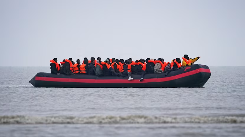 Safe routes and temporary status for refugees: Home secretary set to unveil asylum reforms

Read more: itv.com/news/2025-11-1…