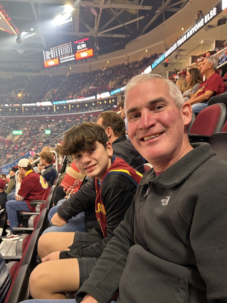 ColleenMarieW's tweet photo. @cavs #LetEmKnow https://t.co/6lYUR0cXCv