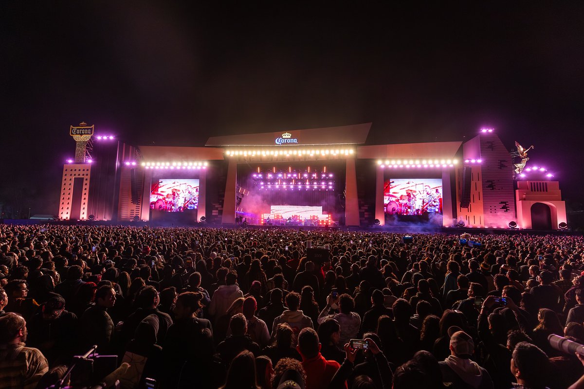 foofighters's tweet image. THANK YOU @CoronaCapital!!! 🤘 
#CoronaCapital25