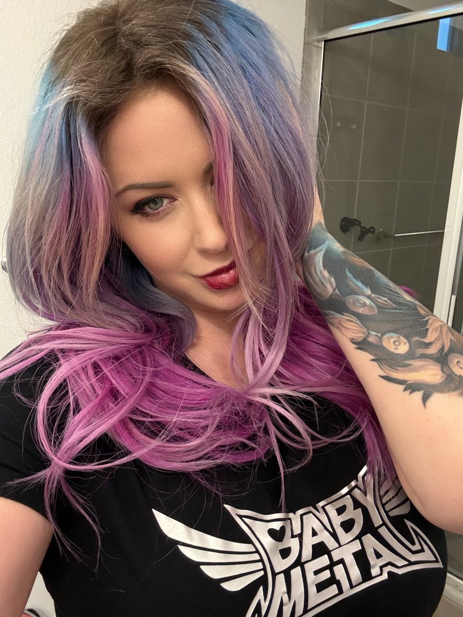 Emi Addison tweet media