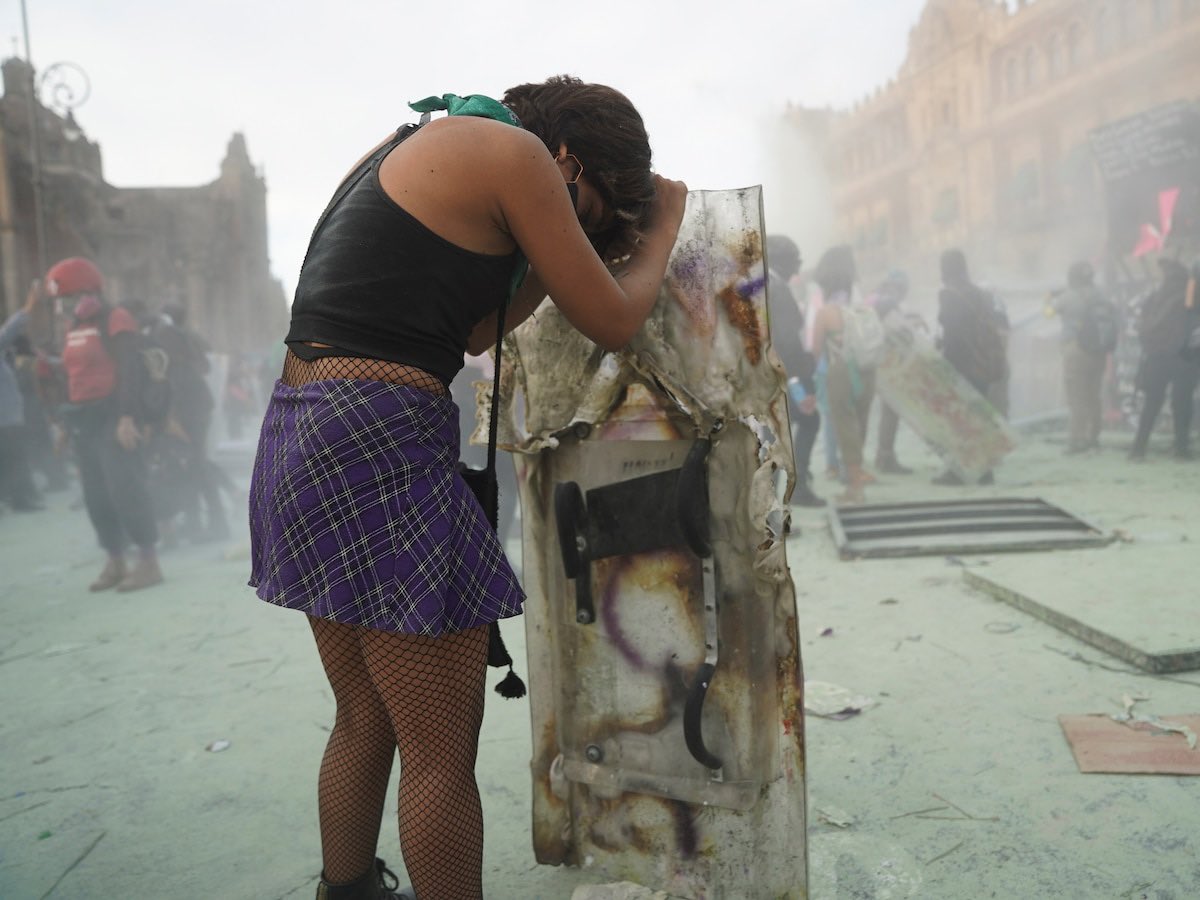 Si les sorprende la represión gubernamental en la marcha de hoy es porque no estaban prestando atención: Claudia Sheinbaum, como jefa de gobierno de la CDMX, llenó de vallas, policías y granaderos la ciudad cada 8M. Golpeando a mujeres manifestantes, gaseando sin importar que