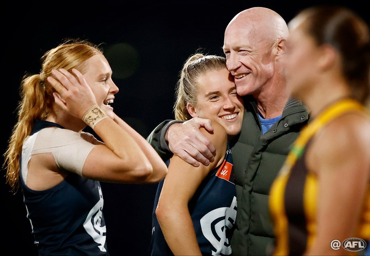 Birthday cuddles 🥰 #AFLWFinals