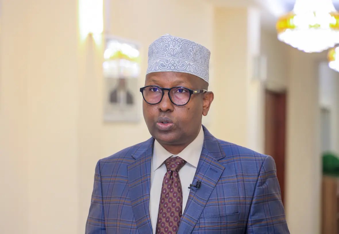 WDSomUnity's tweet image. Focus. Since the Federal Government of Somalia INTRODUCED the E-VISA system, TERRORISTS carrying Arab passports who previously transited through HARGEISA, in the breakaway region in northern Somalia, are now effectively blocked, stated Somalia’s Minister of Defense, Mr. Fiqi.