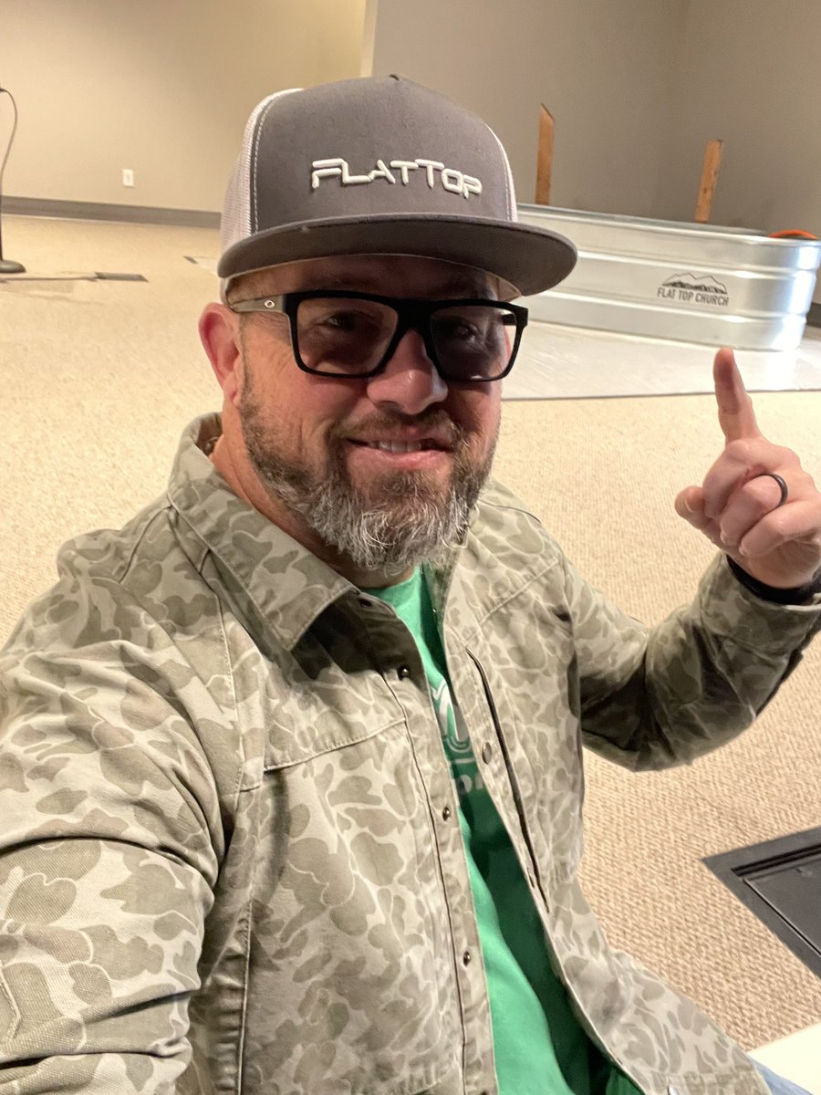 revkev24's tweet image. 