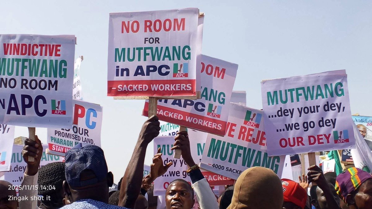 APC members kicked against Mutfwang joining their party. First time a political party rejected a sitting governor from joining them. As it’s 
,this thing is painful to some people who are not APC members, don’t like APC yet want Mutfwang to find refuge in the same party they hate