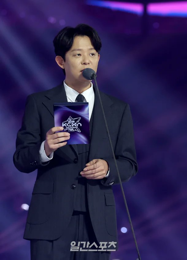 ClubHOT_intl's tweet photo. Tony An @ 2025 Korea Grand Music Awards 

#에쵸티 #HighFiveOfTeenagers 
#토니안 #TonyAn https://t.co/SIEA90C4jl