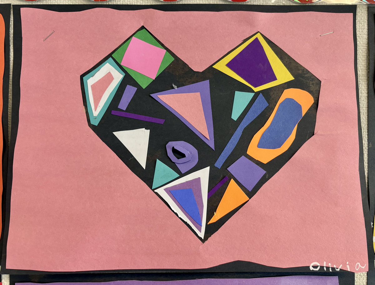 MrRussClass's tweet image. Students of 4R (2025/26)
Kandinsky Inspired Shape Art
Construction paper 

🔻🔸⚪️◼️🎨🖼️👩🏼‍🎨👨🏻‍🎨