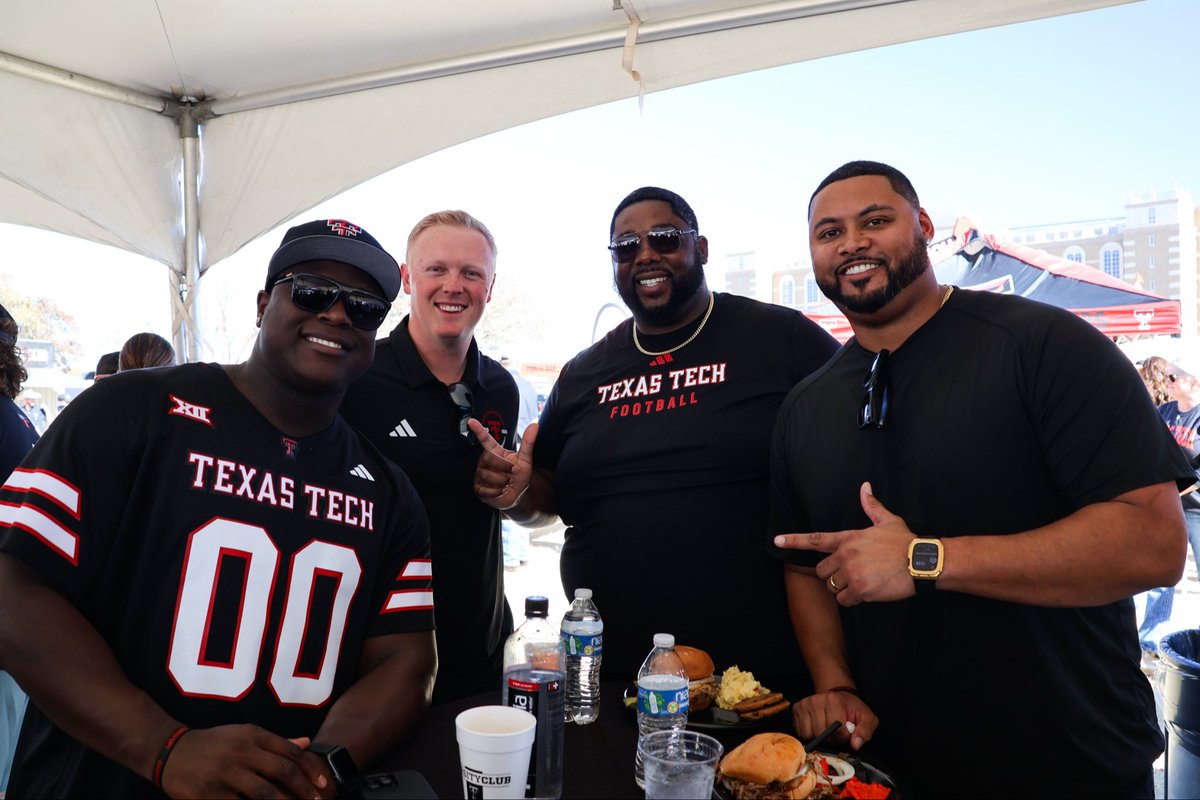 Double T Varsity Club tweet media