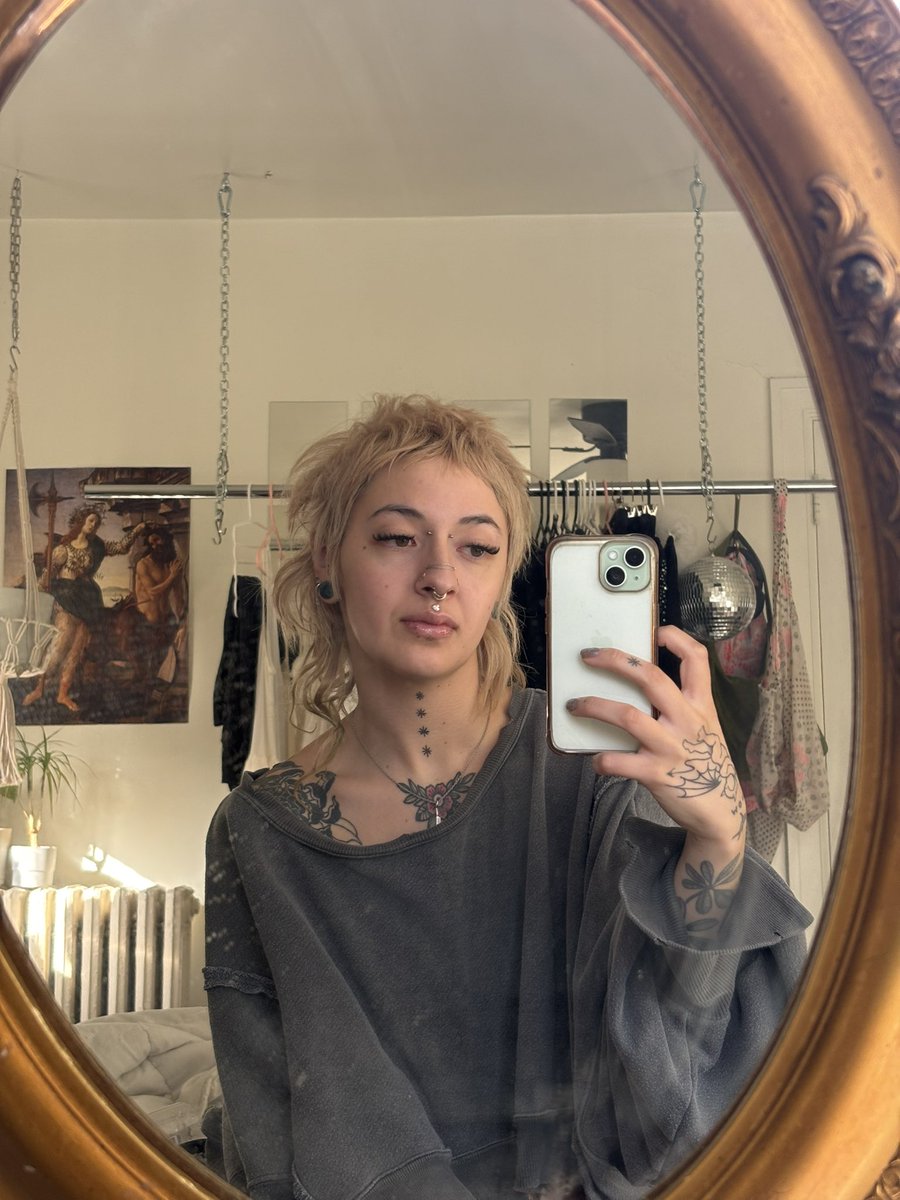 amigomezc's tweet image. me today saying hello