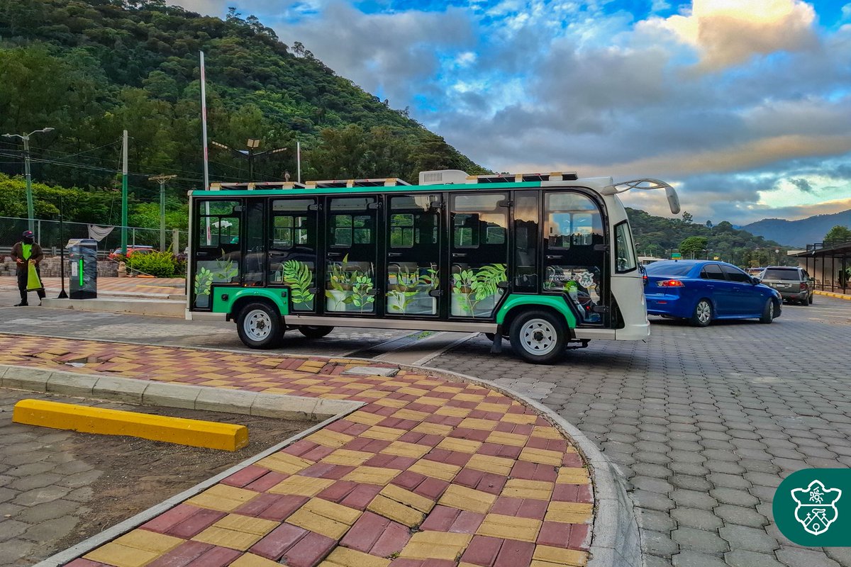 Así se vive el Festival de las Flores 2025 en la Ciudad de las Artes, Antigua Guatemala 🌸✨

#MunicipalidadDeAntiguaGuatemala #AntiguaGuatemala #HagamosHistoria