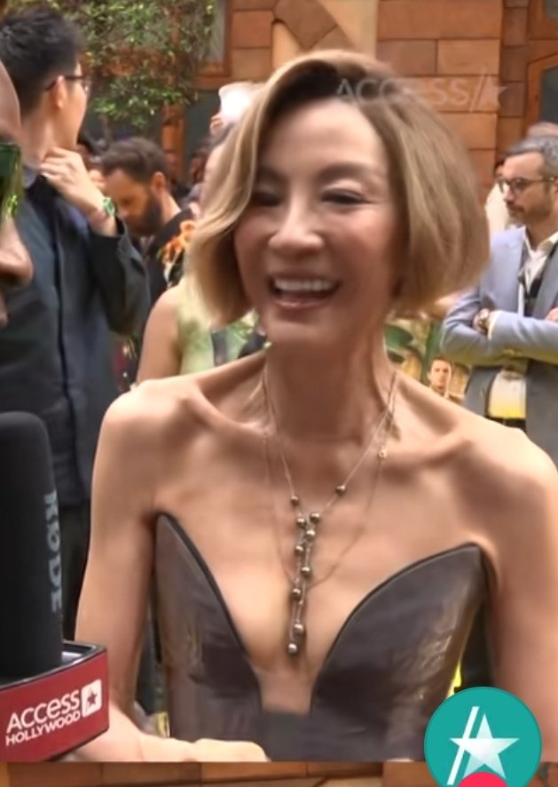 xhaeririn's tweet image. Killing myself actually.. sigh