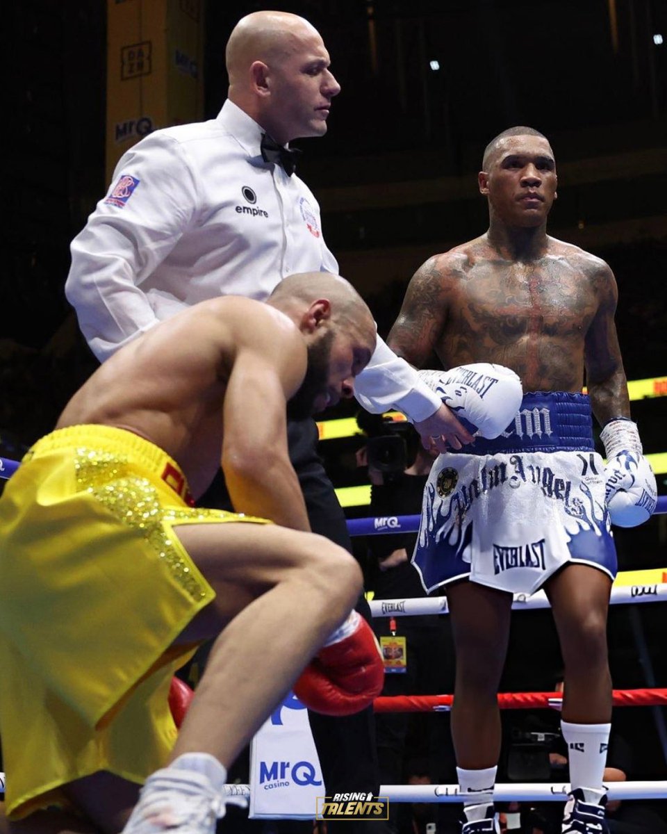 CONOR BENN TAKES THE REMATCH

From the opening bell Benn looked unstoppable, oozing confidence and controlling the pace. He kept the pressure on Eubank Jr and seemed to have the upper hand throughout the fight. With this win, the score is now 1/1.
