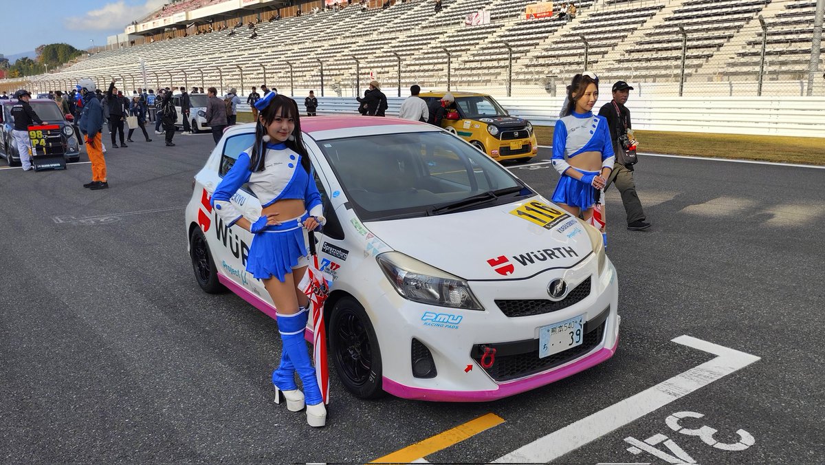 kimurafamily_r's tweet image. さあ、決勝だ～

頑張って貰います！

シンリョウレーシングの皆様ありがとうございます！

#S耐チャレンジ
#荏崎ろあ
#楠しおり