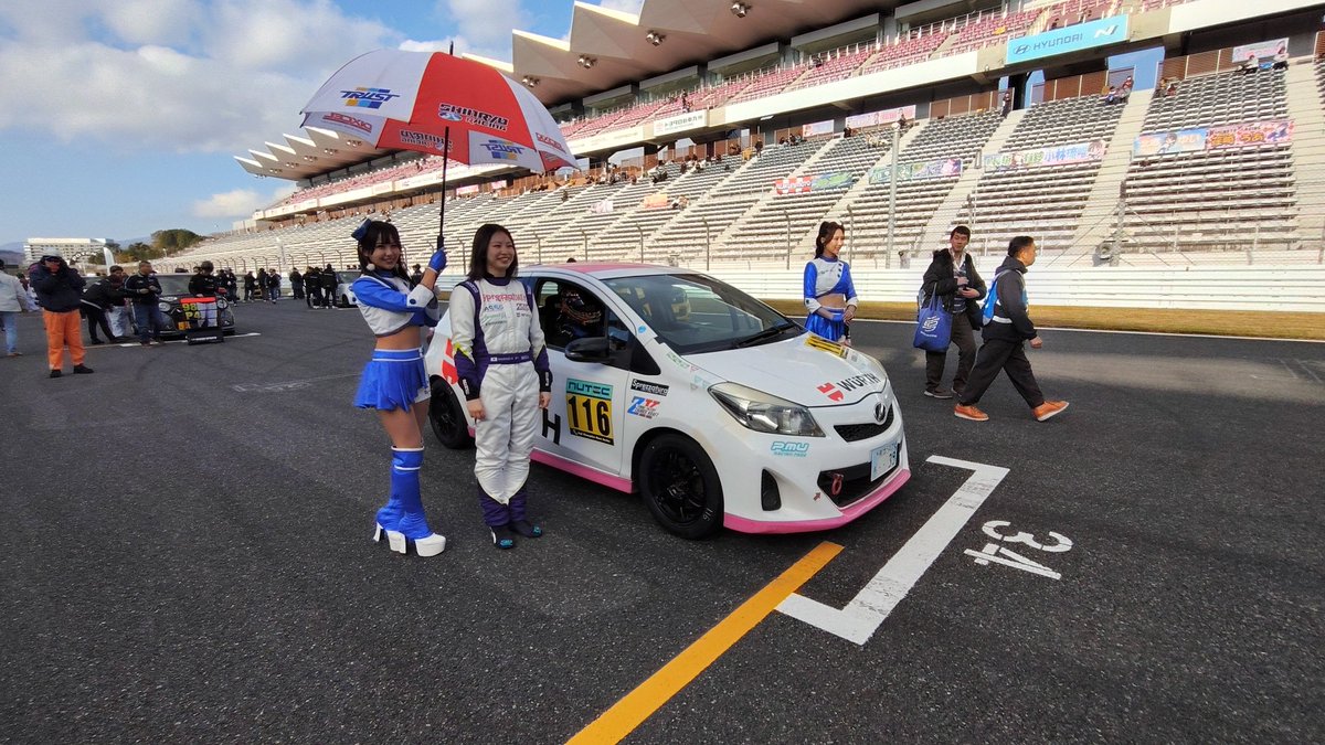 kimurafamily_r's tweet image. さあ、決勝だ～

頑張って貰います！

シンリョウレーシングの皆様ありがとうございます！

#S耐チャレンジ
#荏崎ろあ
#楠しおり