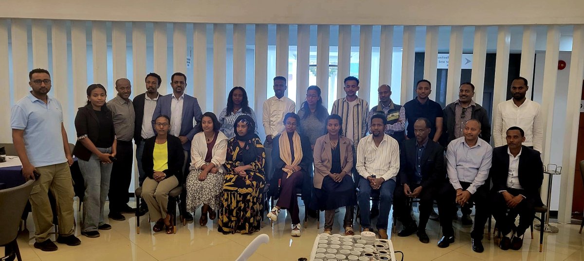 UNESCO_Addis's tweet image. UNESCO is helping journalism schools in Ethiopia prepare future journalists for an AI-driven digital era. During the training, @RBissoonauth urged journalism programs to keep up with rapid tech change to stay relevant. #IPDCBureau #UNESCO #JournalismEducation #AI #Ethiopia