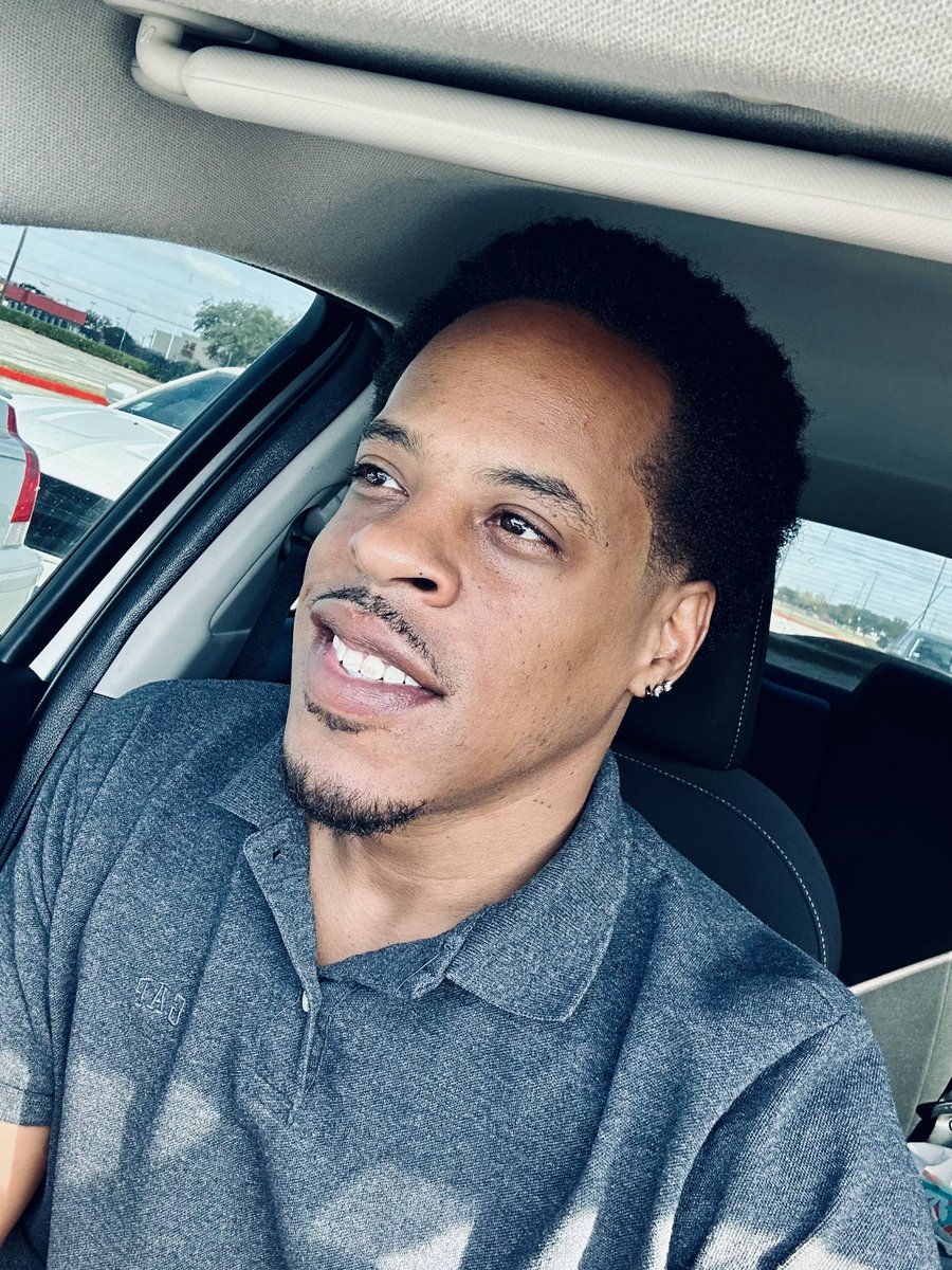 StubbornIntellectual tweet media