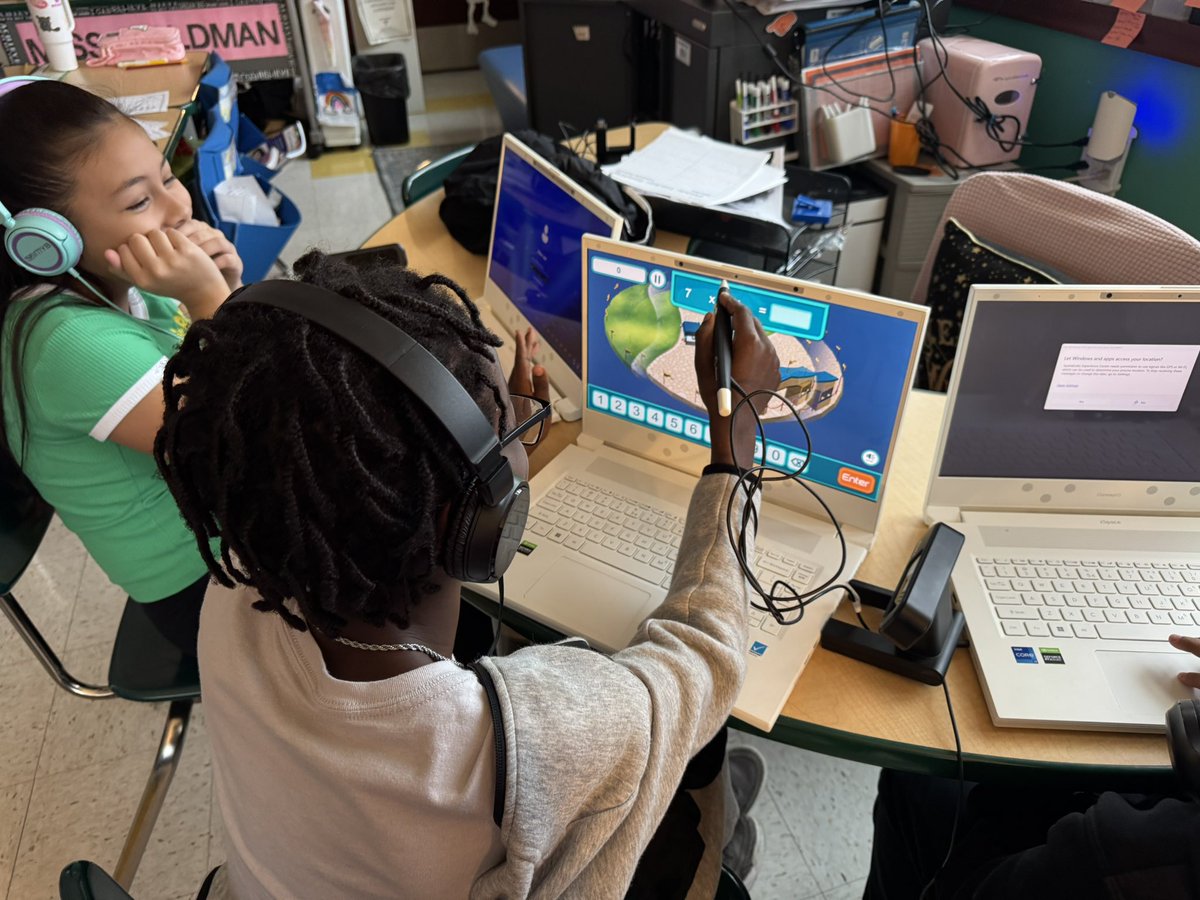 missgoldman19's tweet image. This week we did a lot of hands on learning. Learning about sleep and community with @ClassroomChamps Math review games with #kagancooperativelearning and #prodigymath Science and math with @zSpace and so much more! #bettergetsbetter @PSDRI_Schools @SamBosco_ @nicfinelli