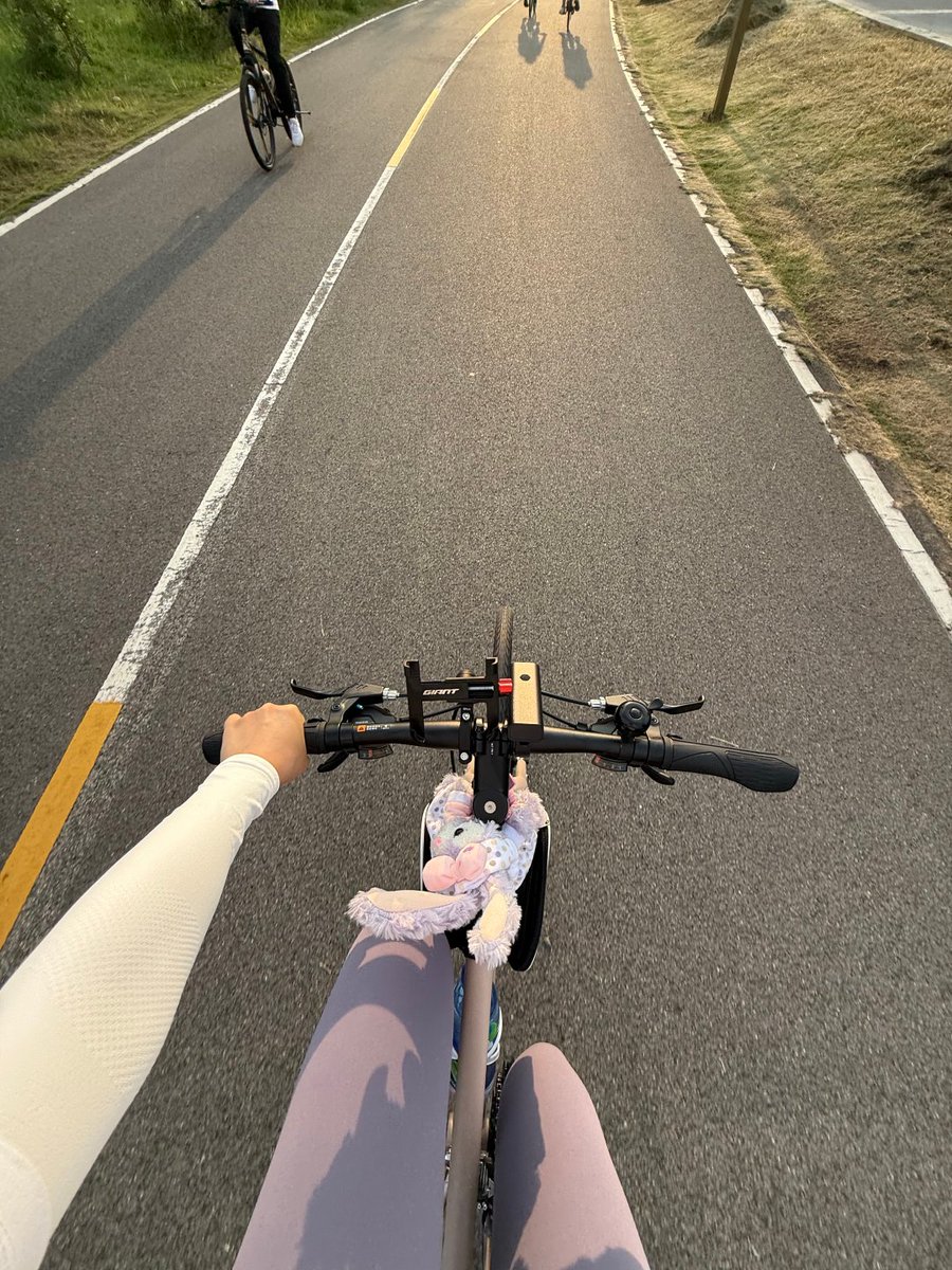 beckandreckdeck's tweet image. Night riding is so much fun! 🌙🚴‍♂️