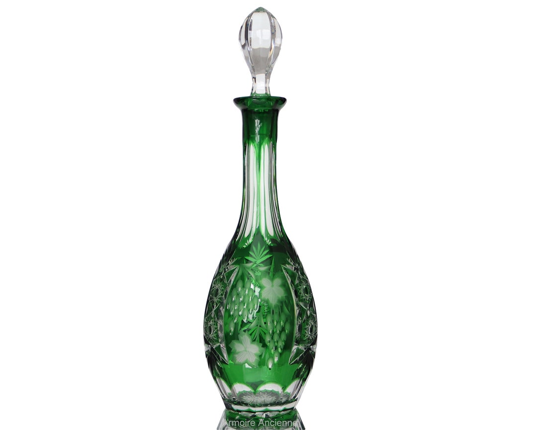 ArmoireAncienne's tweet image. Green Crystal Decanter - NACHTMANN Traube by ArmoireAncienne dlvr.it/TPHb1v #CrystalDecanter #MidCenturyDesign #VintageStyle #HomeDecor #EtsyFinds