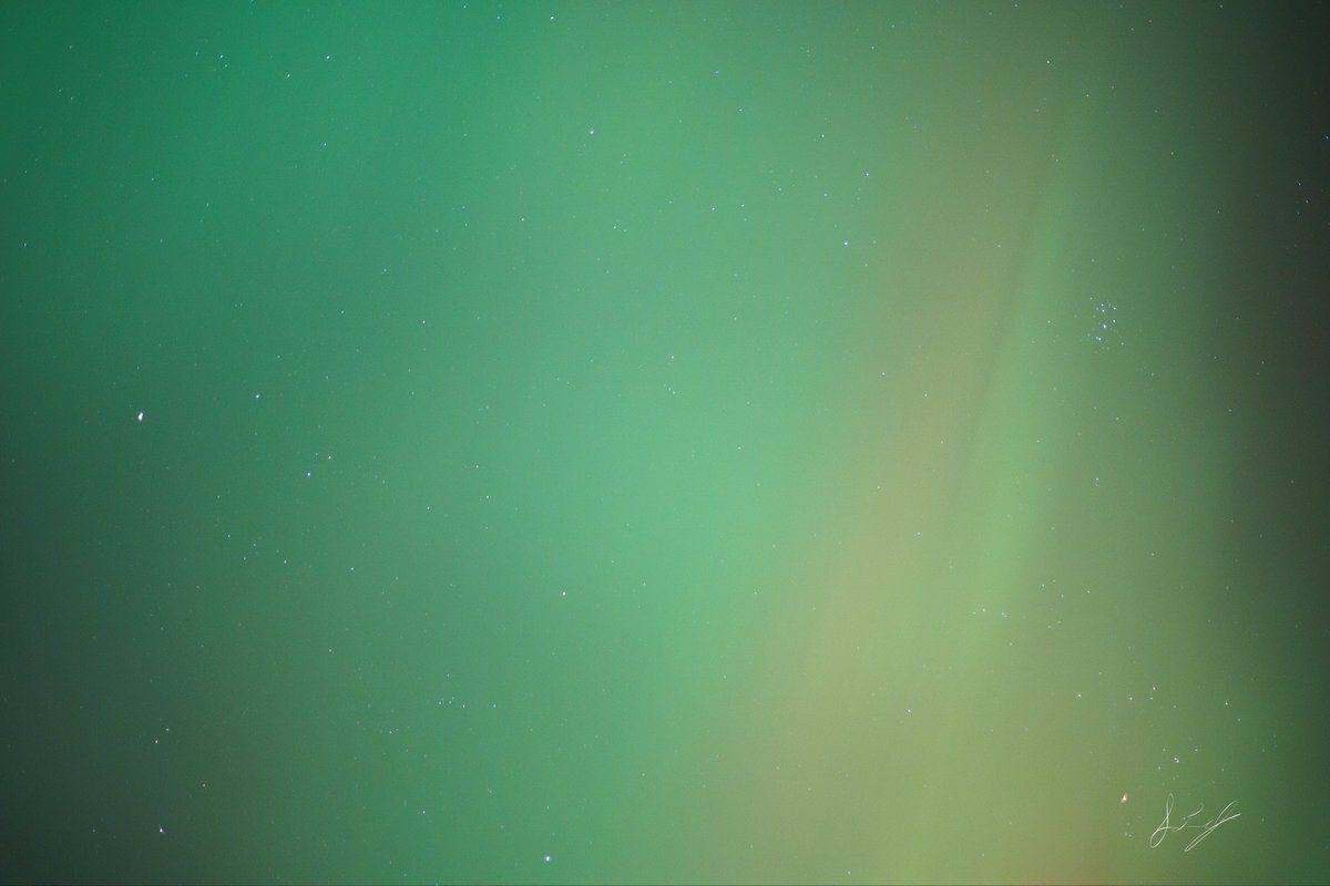 littlestlajy's tweet photo. the aurora from the countryside https://t.co/fPKCO08mnk