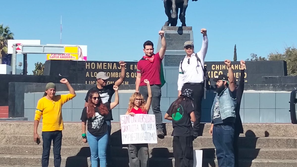 MovimientoMOESA's tweet photo. Marcha contra el cobro de Accesorios en la revalidación vehicular. https://t.co/1enTsuH6JI