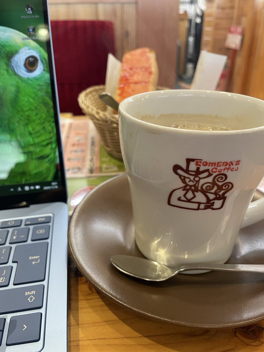 refresh_wind's tweet image. 超久しぶりの朝コメダ〜☕️✨

動画編集頑張ります😎