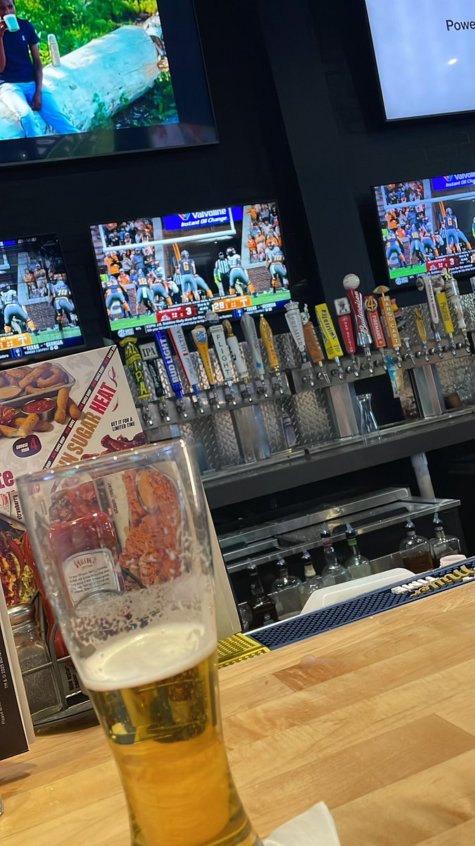 xtothes's tweet image. 