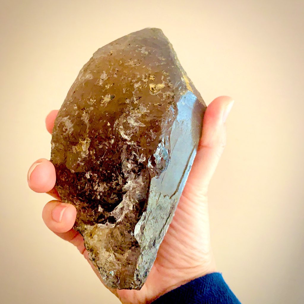 #皆様の手持ちで最大の単結晶を見たい
#手持ちのキワモノ水晶みせて

ザギマウンテンクォーツ
リーベカイトインスモーキー
ダブルポイント/セルフヒールド/バイカラー
🤎ブラウン×🩵ブルー